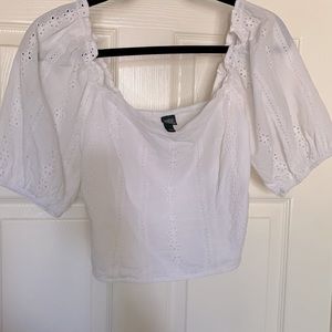 Cute white crop top, never worn